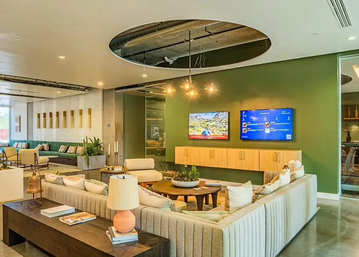 Near Art District With Gym Pool And Free Parking