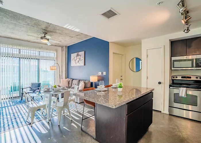 Near Art District With Gym Pool And Free Parking