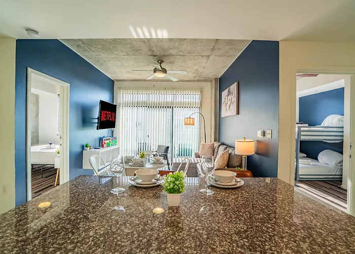 Apartment Near Art District With Gym Pool And Free Parking Phoenix