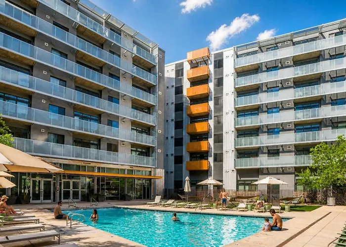 Near Art District With Gym Pool And Free Parking