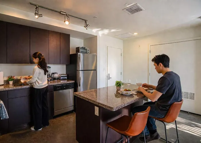 Apartment Near Art District With Gym Pool And Free Parking Phoenix