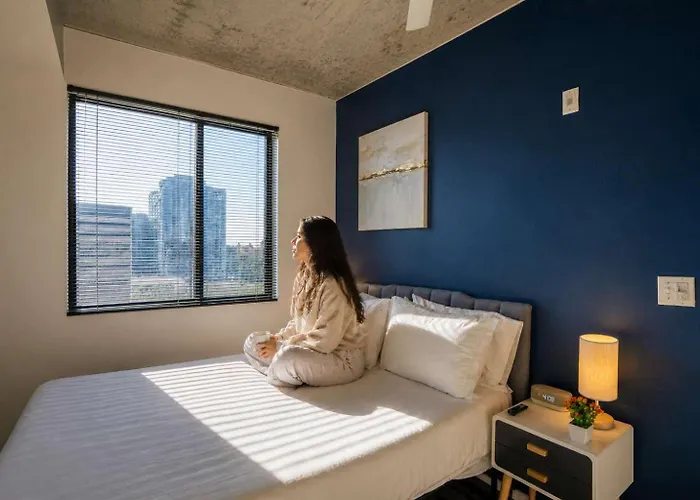 Near Art District With Gym Pool And Free Parking